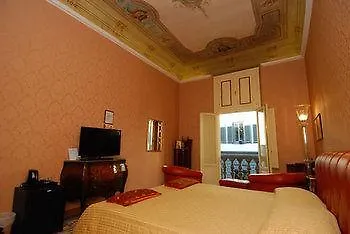 Отель Cavour 10 Флоренция