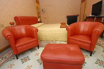 Отель Cavour 10 Флоренция Италия