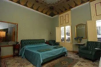 Hotel Cavour 10 Florencia 2*,